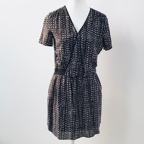 Comptoir Des Cotonniers Dresses & Skirts - Comptoir des Cotonniers silk minidress in white, black and grey pattern, size S